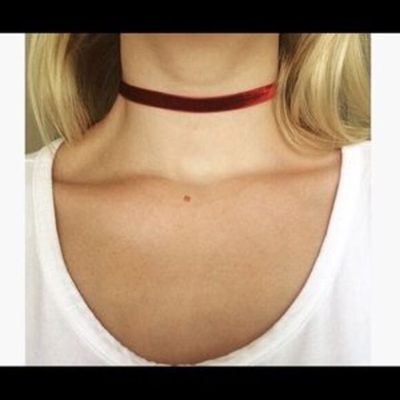 NWT Maroon Burgundy Bordeaux Red Sexy Velvet Gold Choker Necklace - Picture 4 of 4